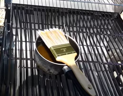 Coat The Grill inner surface With hot Oil