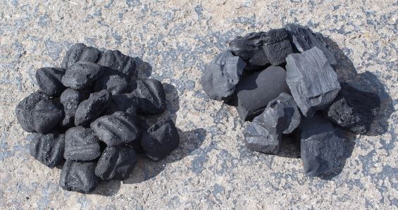 lump-charcoal-vs-briquetes