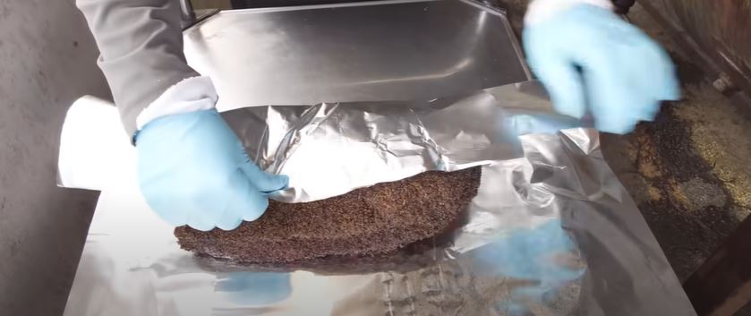 wrapping-brisket-with-aluminium-foil