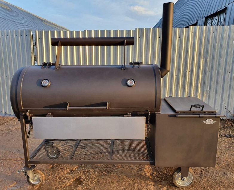 Offset Smoker vs Reverse Flow! Which One To Buy?